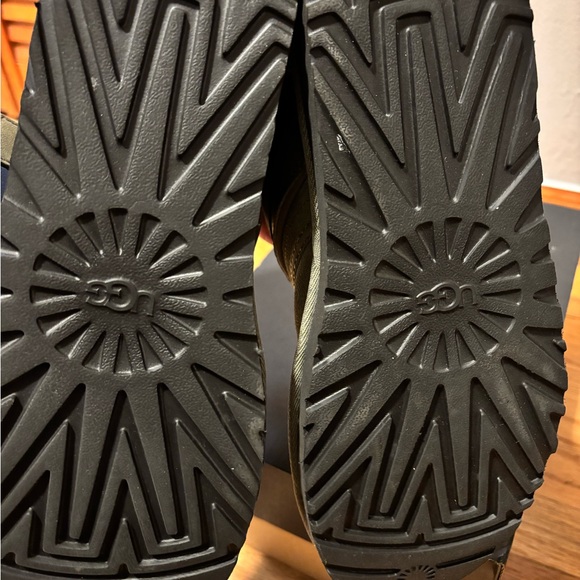 UGG Neumel Snapback - Picture 5 of 5